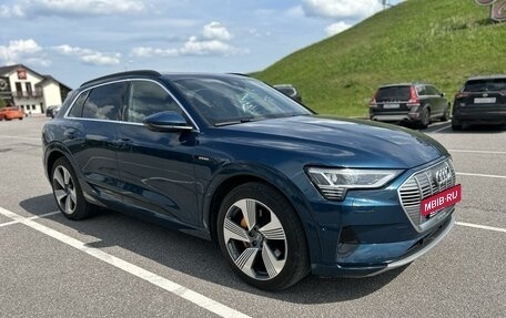 Audi e-tron I, 2019 год, 5 435 000 рублей, 2 фотография