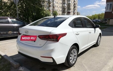 Hyundai Solaris II рестайлинг, 2019 год, 1 700 000 рублей, 3 фотография