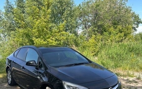 Opel Astra J, 2013 год, 864 444 рублей, 2 фотография