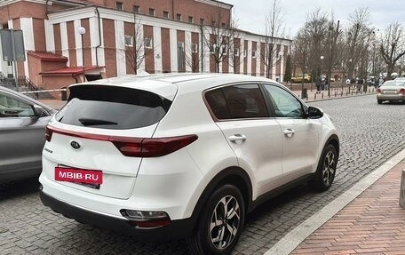 KIA Sportage IV рестайлинг, 2020 год, 2 750 000 рублей, 3 фотография