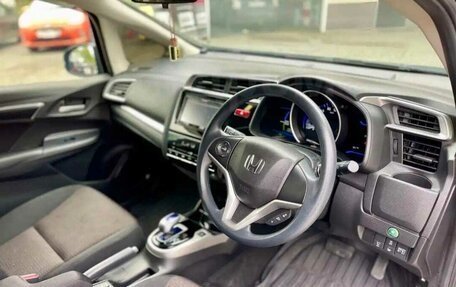 Honda Fit III, 2016 год, 1 300 000 рублей, 15 фотография