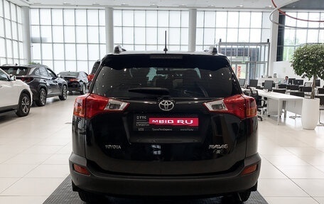 Toyota RAV4, 2015 год, 2 454 000 рублей, 6 фотография