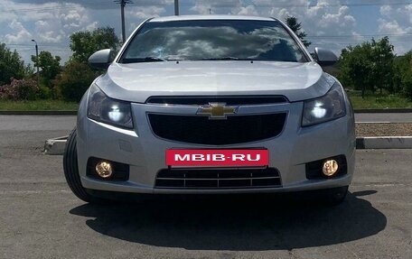 Chevrolet Cruze II, 2010 год, 730 000 рублей, 3 фотография