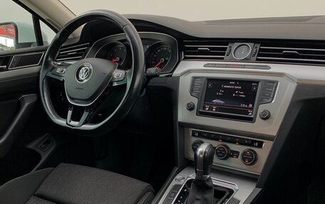 Volkswagen Passat B8 рестайлинг, 2016 год, 1 856 400 рублей, 15 фотография