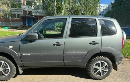 Chevrolet Niva I рестайлинг, 2018 год, 830 000 рублей, 2 фотография