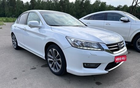 Honda Accord IX рестайлинг, 2013 год, 1 700 000 рублей, 3 фотография