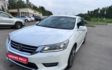 Honda Accord IX рестайлинг, 2013 год, 1 700 000 рублей, 2 фотография