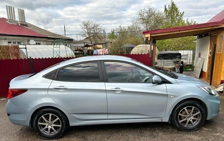 Hyundai Solaris II рестайлинг, 2012 год, 770 000 рублей, 4 фотография