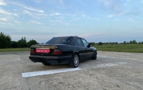 Mercedes-Benz E-Класс, 1994 год, 470 000 рублей, 8 фотография