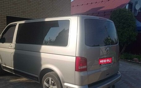 Volkswagen Caravelle T5, 2012 год, 1 470 000 рублей, 3 фотография