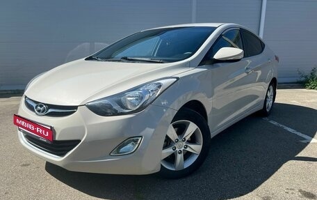 Hyundai Elantra V, 2013 год, 995 000 рублей, 2 фотография