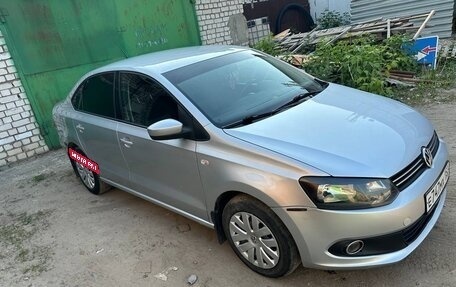 Volkswagen Polo VI (EU Market), 2011 год, 770 000 рублей, 2 фотография