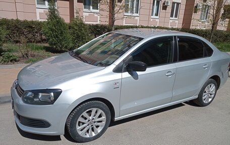 Volkswagen Polo VI (EU Market), 2013 год, 870 000 рублей, 3 фотография