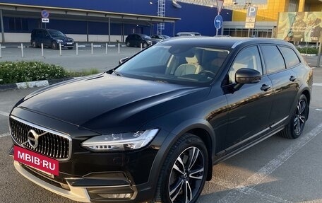 Volvo V90 Cross Country I рестайлинг, 2018 год, 3 380 000 рублей, 2 фотография