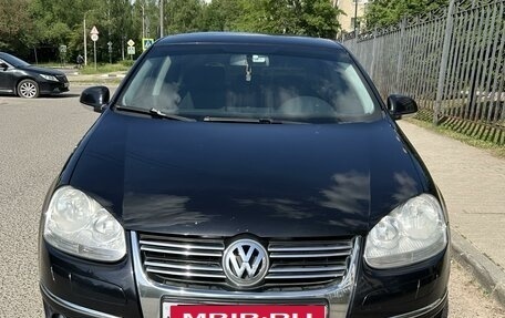 Volkswagen Jetta VI, 2009 год, 715 000 рублей, 2 фотография