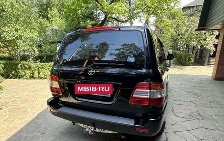 Toyota Land Cruiser 100 рестайлинг 2, 2006 год, 2 300 000 рублей, 3 фотография