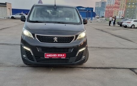 Peugeot Traveller I, 2018 год, 3 100 000 рублей, 1 фотография