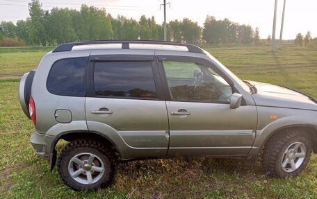 Chevrolet Niva I рестайлинг, 2010 год, 770 000 рублей, 2 фотография