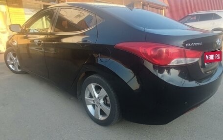 Hyundai Elantra V, 2012 год, 850 000 рублей, 4 фотография