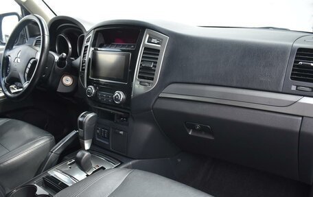 Mitsubishi Pajero IV, 2015 год, 3 147 000 рублей, 9 фотография