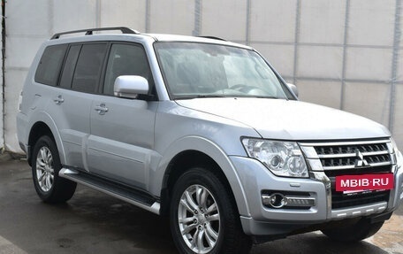 Mitsubishi Pajero IV, 2015 год, 3 147 000 рублей, 3 фотография