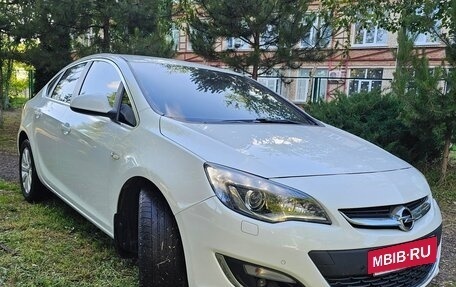 Opel Astra J, 2015 год, 1 275 000 рублей, 2 фотография