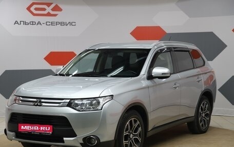 Mitsubishi Outlander III рестайлинг 3, 2014 год, 1 690 000 рублей, 1 фотография