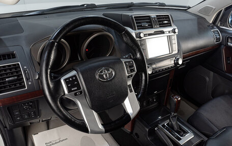 Toyota Land Cruiser Prado 150 рестайлинг 2, 2014 год, 3 279 000 рублей, 7 фотография