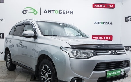 Mitsubishi Outlander III рестайлинг 3, 2013 год, 1 397 000 рублей, 7 фотография