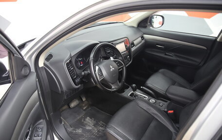 Mitsubishi Outlander III рестайлинг 3, 2014 год, 1 690 000 рублей, 17 фотография