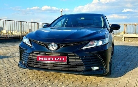 Toyota Camry, 2021 год, 3 799 000 рублей, 1 фотография