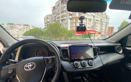 Toyota RAV4, 2015 год, 2 065 000 рублей, 8 фотография
