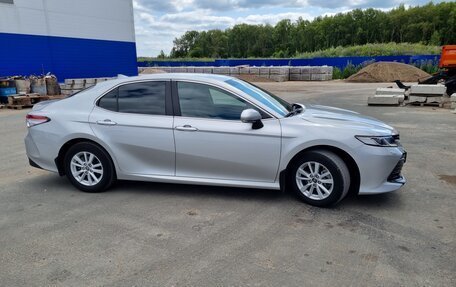 Toyota Camry, 2018 год, 3 010 000 рублей, 2 фотография