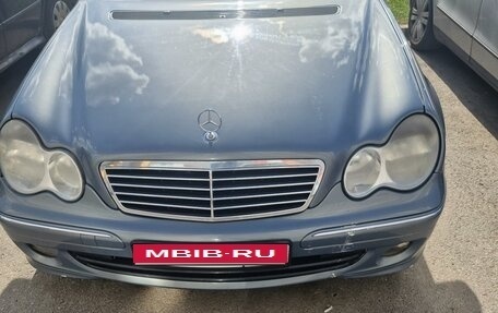 Mercedes-Benz C-Класс, 2004 год, 850 000 рублей, 2 фотография