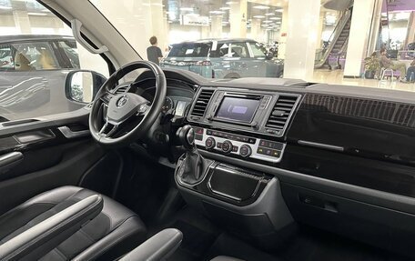 Volkswagen Multivan T6 рестайлинг, 2018 год, 5 199 000 рублей, 11 фотография