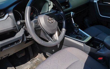 Toyota RAV4, 2020 год, 3 350 000 рублей, 5 фотография