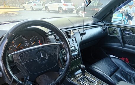 Mercedes-Benz E-Класс, 1998 год, 499 999 рублей, 8 фотография