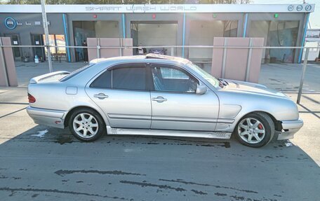 Mercedes-Benz E-Класс, 1998 год, 499 999 рублей, 4 фотография