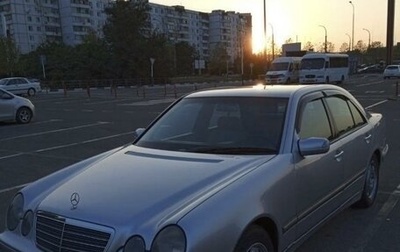 Mercedes-Benz E-Класс, 2001 год, 900 000 рублей, 1 фотография