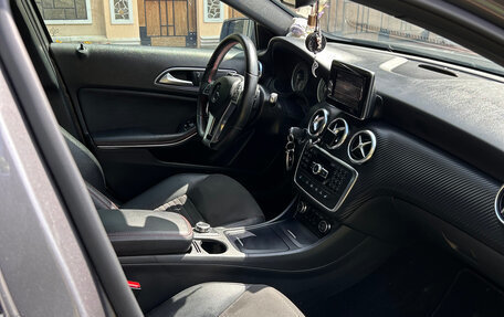 Mercedes-Benz A-Класс, 2015 год, 2 150 000 рублей, 10 фотография
