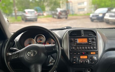 Toyota RAV4, 2004 год, 990 000 рублей, 9 фотография