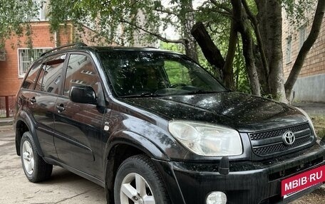 Toyota RAV4, 2004 год, 990 000 рублей, 3 фотография