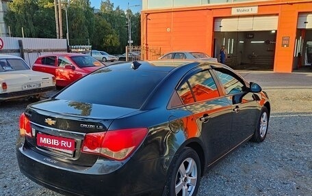 Chevrolet Cruze II, 2010 год, 700 000 рублей, 4 фотография