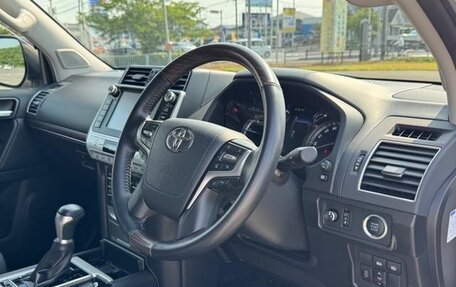 Toyota Land Cruiser Prado 150 рестайлинг 2, 2019 год, 3 483 000 рублей, 10 фотография
