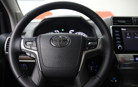 Toyota Land Cruiser Prado 150 рестайлинг 2, 2023 год, 10 990 000 рублей, 11 фотография