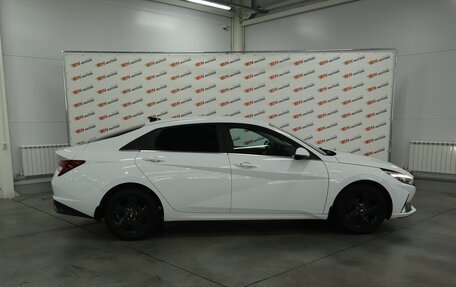 Hyundai Elantra, 2021 год, 2 300 000 рублей, 2 фотография