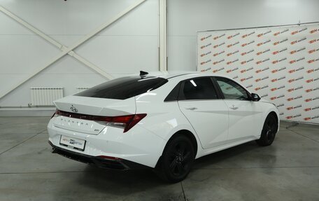 Hyundai Elantra, 2021 год, 2 300 000 рублей, 3 фотография