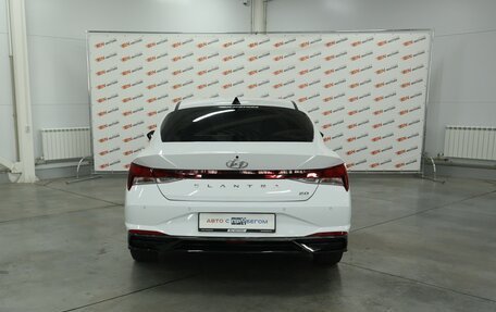 Hyundai Elantra, 2021 год, 2 300 000 рублей, 4 фотография