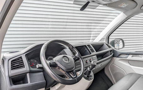 Volkswagen Transporter T6 рестайлинг, 2019 год, 1 670 000 рублей, 13 фотография