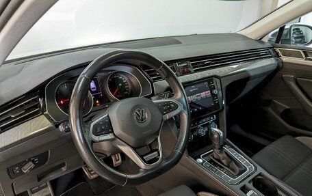 Volkswagen Passat B8 рестайлинг, 2020 год, 2 700 000 рублей, 12 фотография